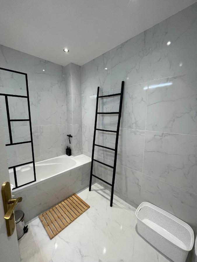 Comfortable Apartment With Parking - Antibes Riviera Eksteriør bilde